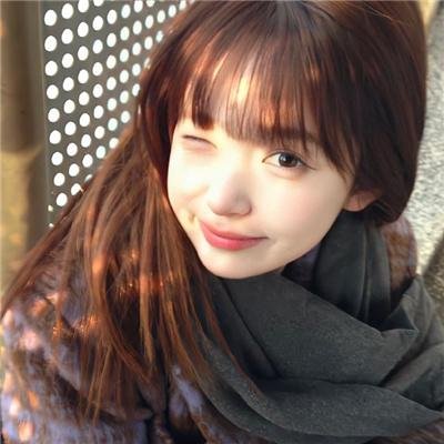 卷帘待得月华生